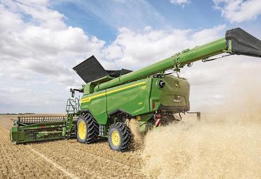 L’automatisme AutoSwap assure la correction automatique via GPS de la projection de la paille broyée.