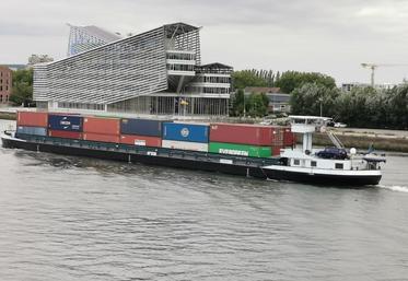 Des investissements permettront d'absorber la croissance des trafics conteneurs et d'augmenter la part modale fluviale dans les années à venir.
