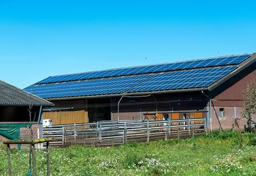 La PPE fixe des objectifs chiffrés, notamment pour les énergies renouvelables électriques, la réduction de la consommation d’énergies fossiles et l’évolution du mix énergétique de production.