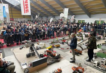 L'année dernière, le club NCRC a animé les 120 m2 de circuits radiocommandés. Les pilotes feront revivre la zone avec des camions, des pelleteuses et des tracteurs à l'échelle 1/14e et 1/16e.