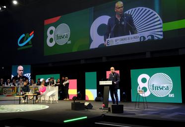 Congrès de la FNSEA à Caen le 2 avril. Discours d'Arnaud Rousseau, président de la FNSEA devant Annie Genevard, ministre de l'Agriculture, de l'Agroalimentaire et de la Souveraineté alimentaire, et Pierrick Horel président des Jeunes agriculteurs (JA).