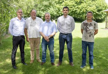 De g. à d. : Nicolas Dumesnil, vice-président ; Patrice Faucon, membre du bureau ; Mathieu Rouvray, secrétaire ; Pierre Milon, président d'Interbev Normandie, Philippe Sellier, trésorier