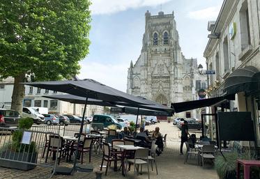 Chaque été, les musiques éclectiques du Festival de Saint-Riquier résonnent dans l'abbaye.
