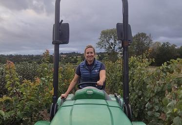 Sophie Hewertson, 45 ans, pépiniériste à Quettreville-sur-Sienne (Manche), spécialisée dans la production de palmettes fruitières sur 50 ha.