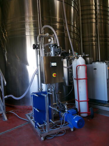 Le système pilote LessAlco est composé d'un boîtier d'analyse du gaz fermentaire, d'un bulleur et d'un système de refroidissement. Il fonctionne en circuit fermé de ...