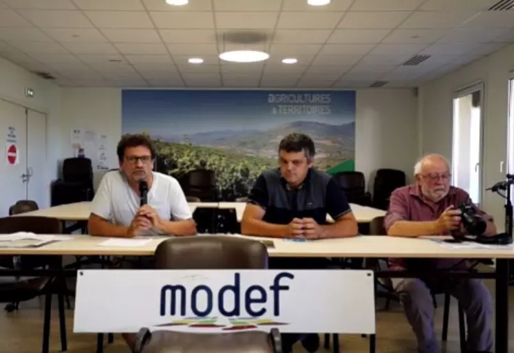 Didier Gagea, Olivier Chateauneuf et Jacques Thomas ont exposé à la presse les revendications du Mouvement de défense des exploitants familiaux (Modef) lors d'une ...