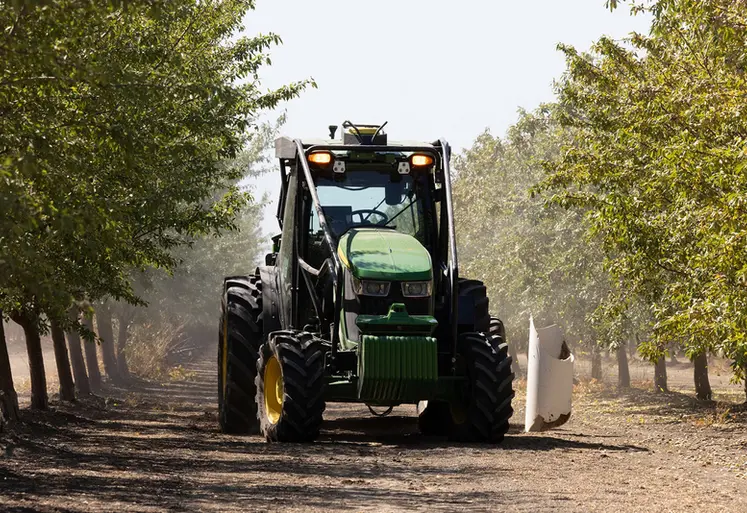 <em class="placeholder">Tracteur John Deere 5ML autonome</em>