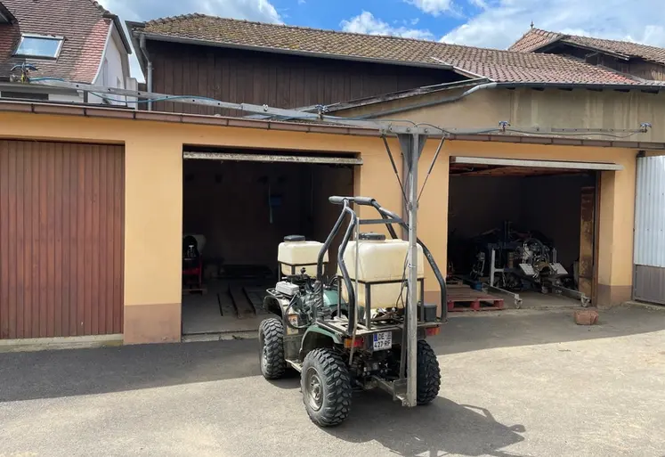 <em class="placeholder">Pulvérisation à préparations biodynamiques sur un quad</em>