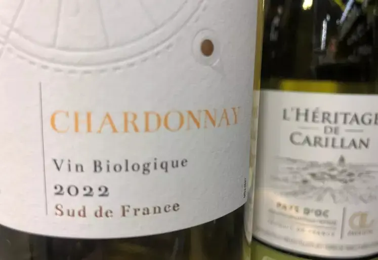 <em class="placeholder">Marque Sud de France sur des étiquettes de bouteilles de vin.</em>