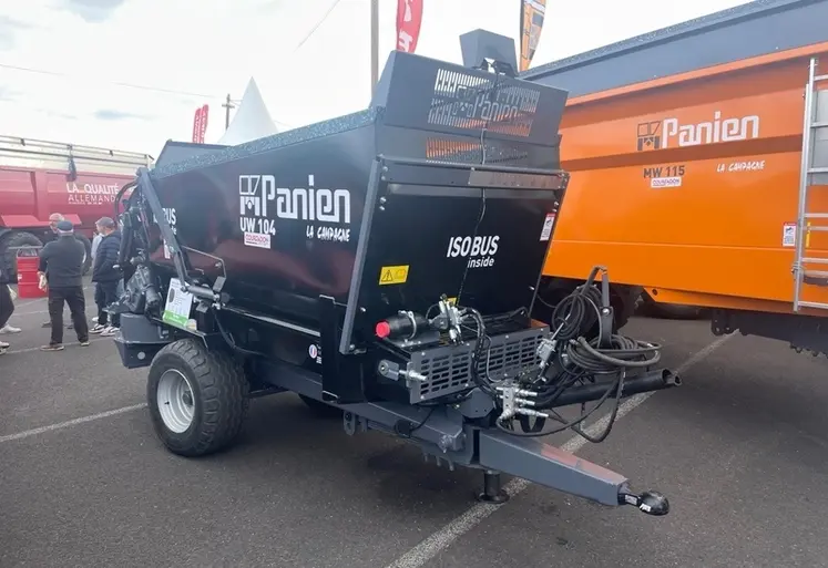 <em class="placeholder">épandeur de fumier viticole arboricole Panien UW 104 dévoilé à Sommet de l'Elevage</em>