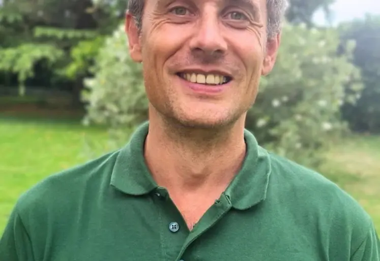 <em class="placeholder">Matthieu Archambeaud</em>