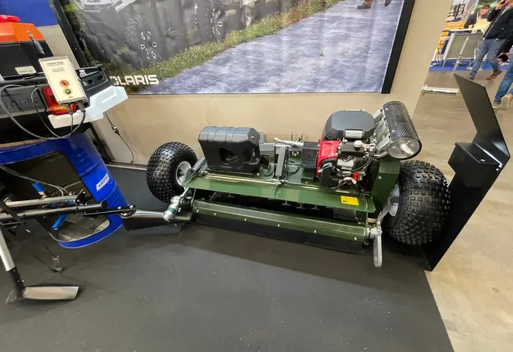 <em class="placeholder">Tondeuse FaunaMaster FM 120 distribuée par RPM au Sival 2026.  </em>