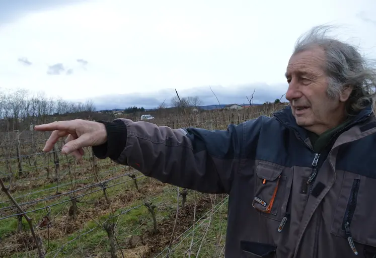 <em class="placeholder">Daniel Mondon, vigneron retraité</em>