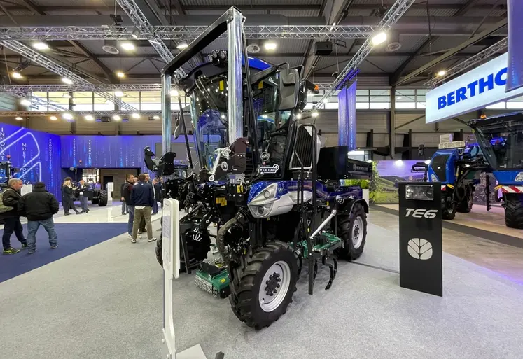 <em class="placeholder">Tracteur enjambeur New Holland TE6 au salon Sitevi 2025 </em>