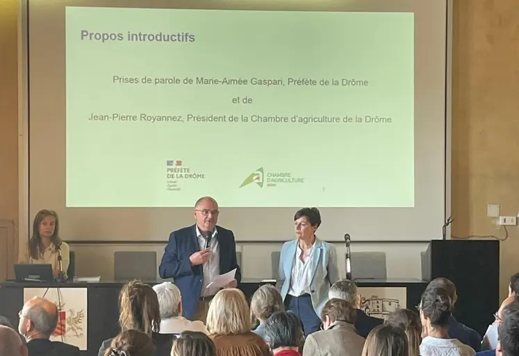<em class="placeholder">Réunion du 21 mai 2026 en présence de la préfète et du président de la chambre d'agriculture de la Drôme</em>