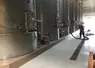 Cave coopérative des vignerons de Puisseguin saint émilion en Gironde durant les vinifications et vendanges 2017, nettoyage du chai