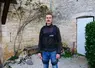 <em class="placeholder">Valentin Cadel, vigneron à Fontaines en Saône-et-Loire, équipé d&#039;un exosquelette Hapo SD.</em>