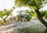 <em class="placeholder">Tracteur John Deere 5105 EN avec un atomiseur dans les vergers</em>