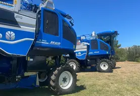 <em class="placeholder">Machines à vendanger New Holland 9.50L et 9.70L</em>