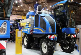 <em class="placeholder">Machine à vendanger New Holland au salon Sitevi.</em>
