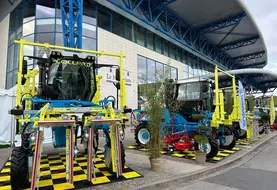 <em class="placeholder">Tracteur enjambeur Bobard et rogneuse Collard au salon du Viteff 2025. </em>