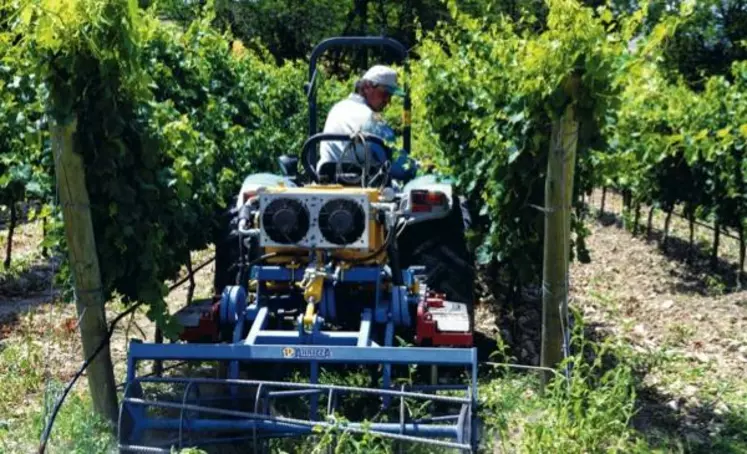 L’utilisation de nombreux engins mécaniques rend le bilan carbone 
de la viticulture bio peu performant 
du point de vue énergétique.
