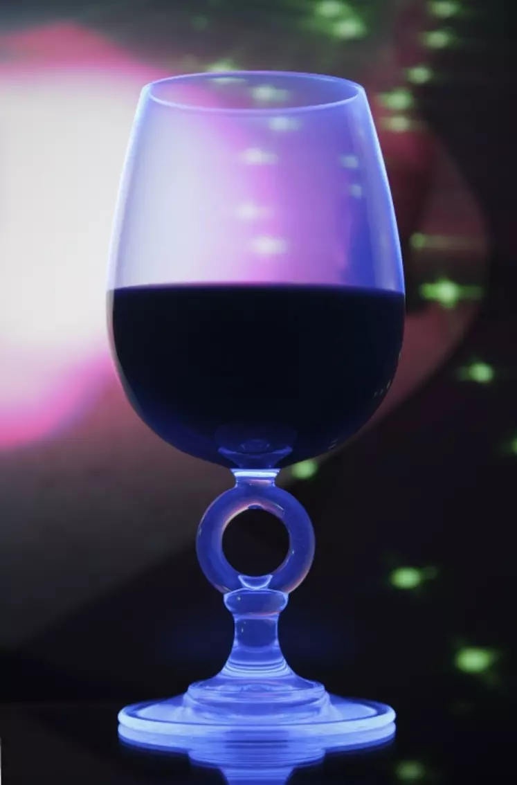 L'interprofession lance un verre phosphorescent, capable d'éclairer les soirées branchées et de servir de signe de reconnaissance entre amateurs de cahors