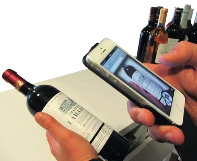 L’entreprise Kasual n’en est pas à son coup d’essai : l’application Smart Bordeaux développée pour le Comité interprofessionnel des vins de Bordeaux,
c’est elle. L’application pour les beaujolais, fonctionnera de façon similaire.
