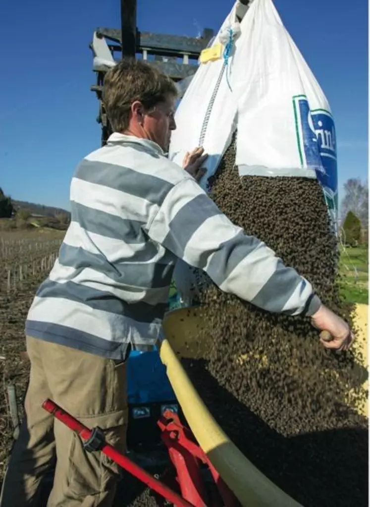 La fertilisation fait son retour dans les vignobles. Pour la gérer au mieux, un grand nombre d’outils existent.