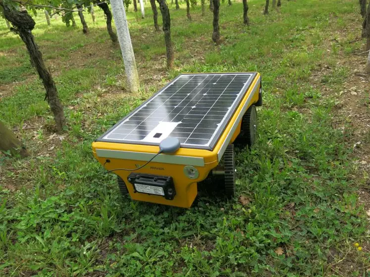 Le Vitirover entretient seul la tonte d'un hectare de vigne. Il est d'ores et déjà commercialisé ; les premières unités seront livrées au printemps 2015.