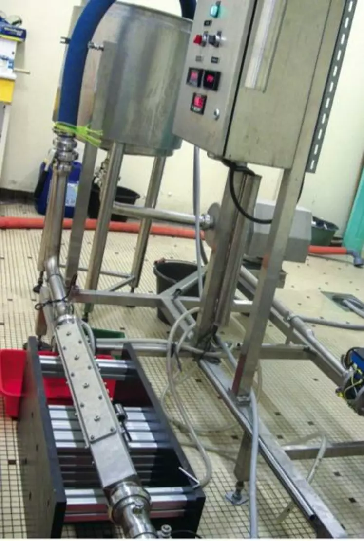 L’IFV Val de Loire utilise un 
circuit-test, équipé d’un manchon porte-échantillons, pour étudier des cinétiques d’encrassements de l’inox.