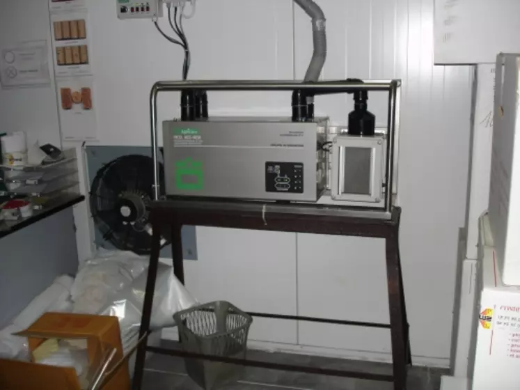 La société Embag a installé l’appareil Vectoclean dans son local de stockage des bouchons pour se prémunir de toute aéro contaminations