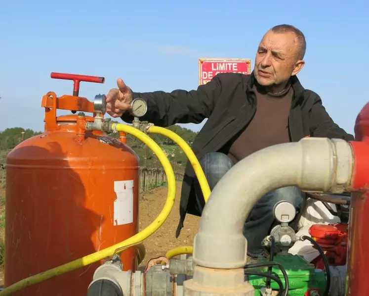 Michel Vigroux, du domaine Hondrat (Hérault), fertirrigue depuis une quinzaine d'année avec un tank.