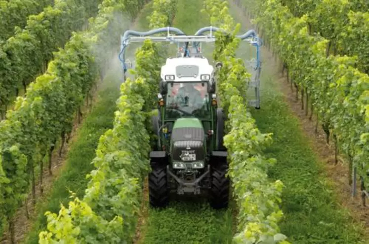 Le Sival d’Or du secteur viticole est remis à la société FENDT pour son tracteur 200 Vario V/F/P.
