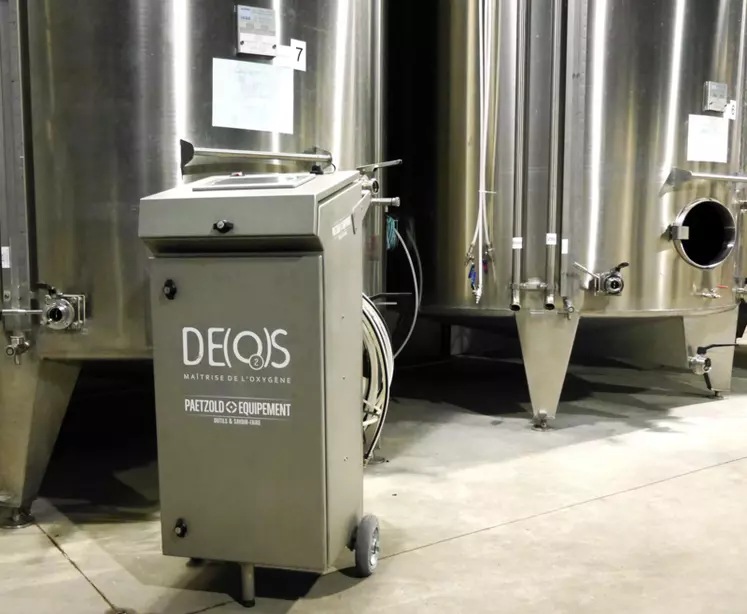 L’automate Deos gère l’élévage des vins mais aussi la mise sous inertage des cuves, l’homogénéisation, la désoxygénation, la carbonication et la décarbonication. © M. Paetzold