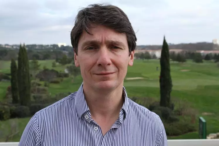 Éric Chantelot est président de la commission nationale Columa vigne sur l’entretien des sols viticoles, et directeur de l’IFV Rhône-Méditerranée.