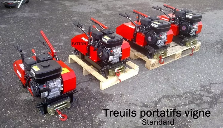 Des treuils peuvent être montés sur les chenillettes. 