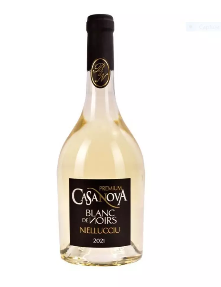 La cave coopérative corse les Vignerons d’Aghione a innové en lançant la cuvée Premium Casanova Blanc de Noirs. Elle vaut 10,50 euros le col départ caveau. 