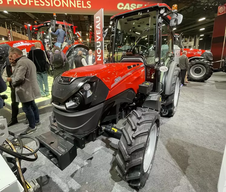 Case IH dévoile sa nouvelle génération de tracteurs spécialisés Quantum V/F et son capot bas et plat. 