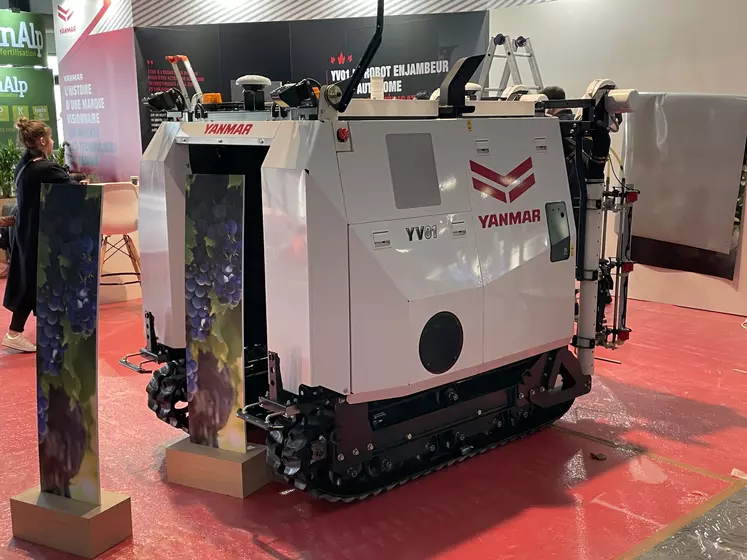 Première participation au Vinitech du robot pulvérisateur de Yanmar. 