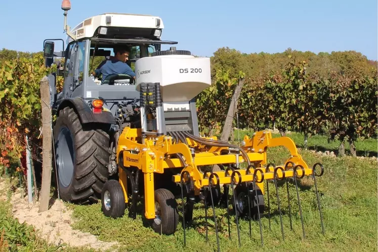 Agrisem propose un appareil de semis direct pour la vigne.