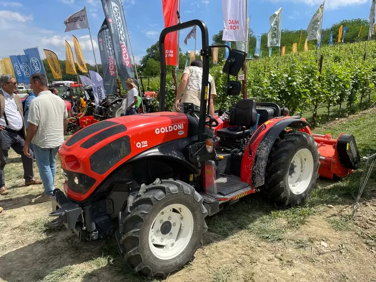 Les tracteurs Goldoni Q110 sont désormais motorisés par le coréen Doosan et répondent à la norme Stage V.