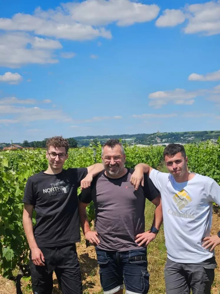 Sébastien Michelas, du domaine Sébastien Michelas, à Mercurol, dans la Drôme« C’est un outil flexible, qui simplifie l’organisation du travail »