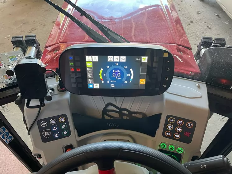 Essai - Antonio Carraro Tony 8700 V « Un tracteur bien équipé, profilé pour les vignes étroites »