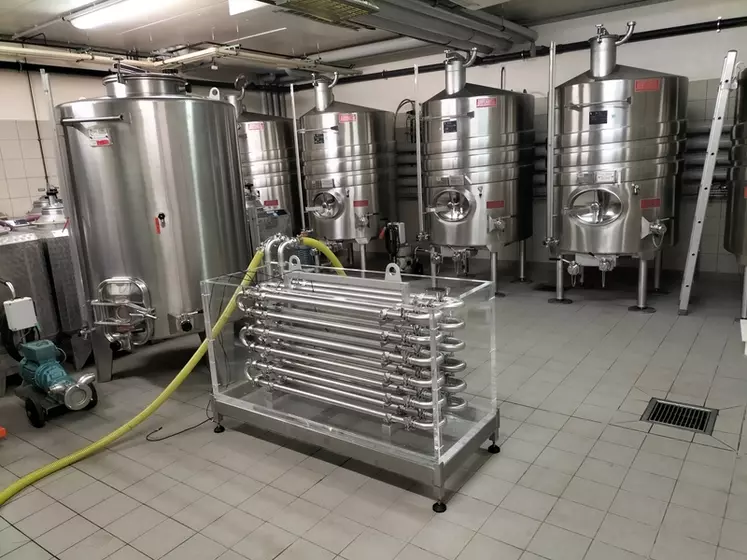 Le Vinifresh se base sur la capacité d'un matériau, en l’occurrence de la glycérine, à libérer ou stocker de la chaleur lors de son changement d'état.