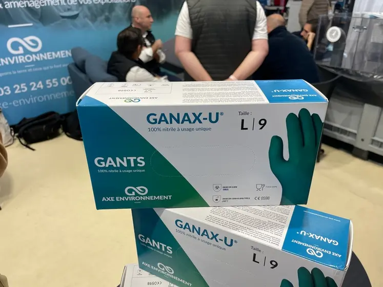 <em class="placeholder">Boîte de gants Ganax-U en présentation sur le salon Vinitech.</em>