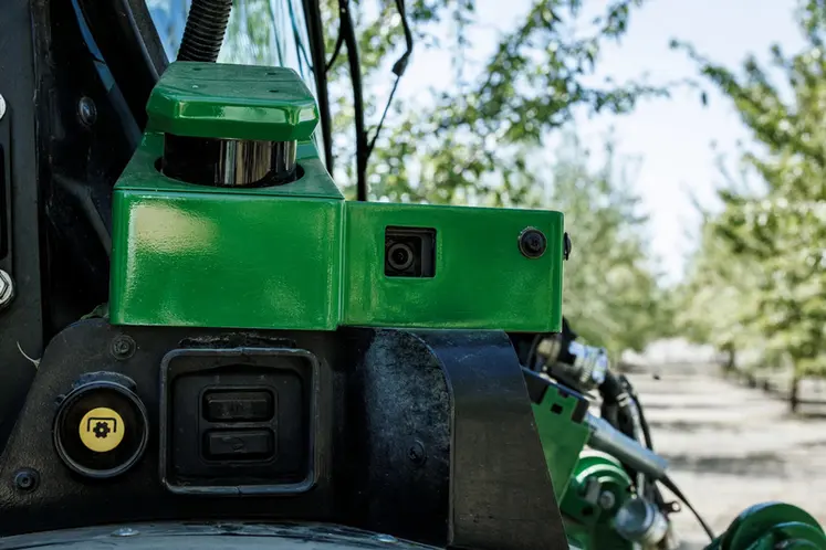 <em class="placeholder">Capteur Lidar sur Tracteur John Deere 5ML autonome</em>