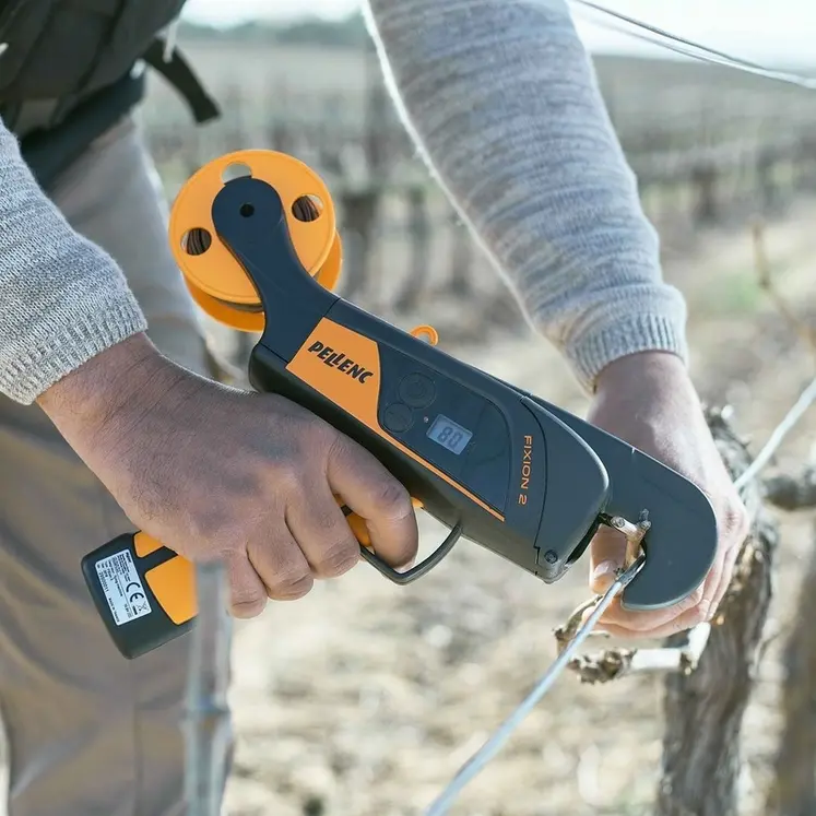 <em class="placeholder">Attacheur de vigne Pellenc Fixion 2</em>