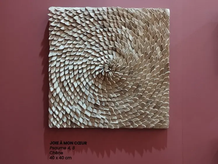 <em class="placeholder">Au delà du relief, les mosaïques de bois donnent une sensation de mouvement.</em>