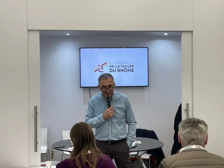 Philippe Pellaton lors de la conférence de presse Inter Rhône à Wine Paris</em>